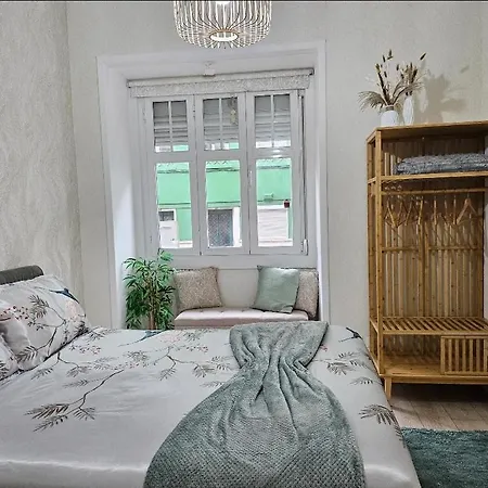 Double Bedroom In Apartment With Terrace Center Lisbon Проживание в семье *