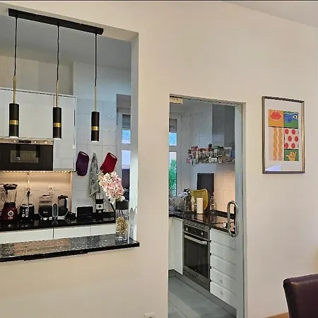 Double Bedroom In Apartment With Terrace Center Lisbon * Лиссабон